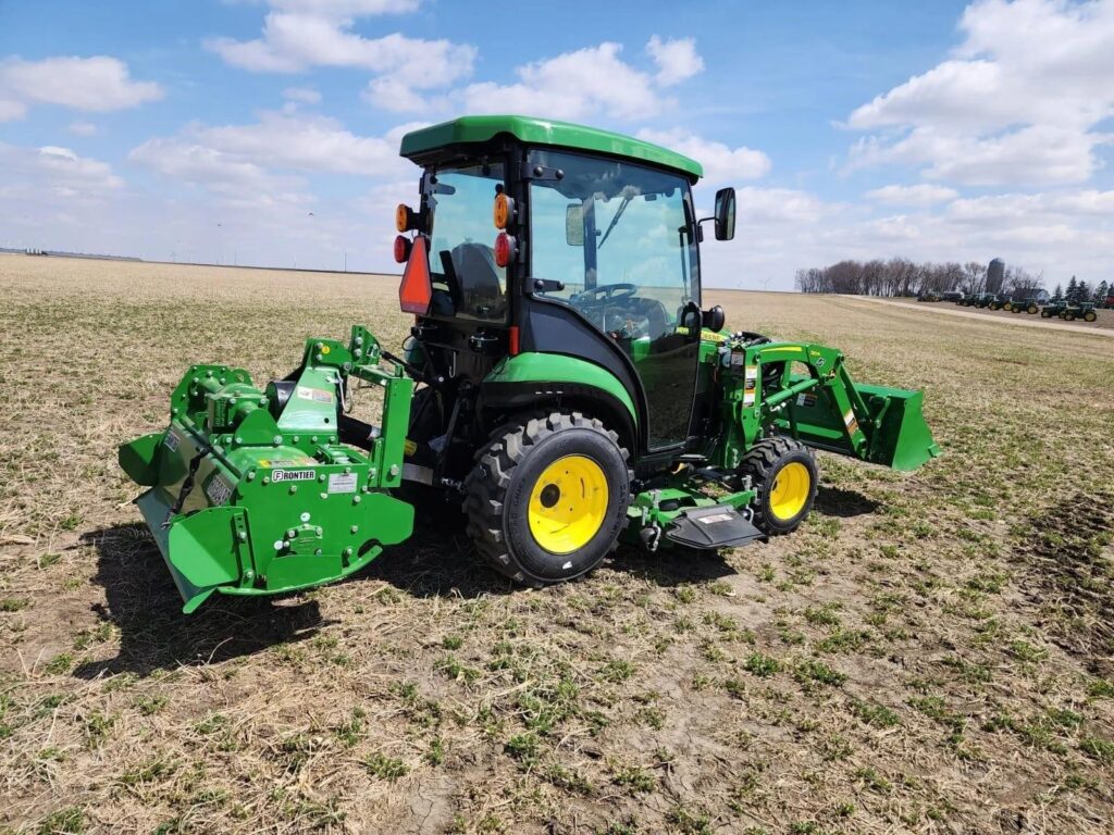 2024 John Deere 2025R Tractor w/Attachments